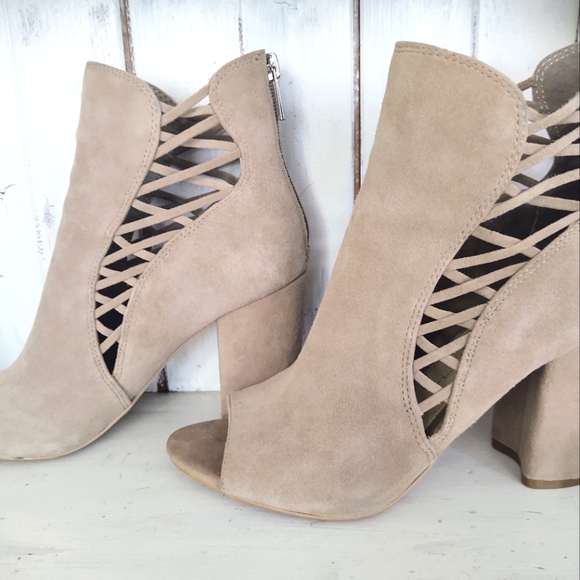 Jessica Simpson Booties - Picture 4 of 10